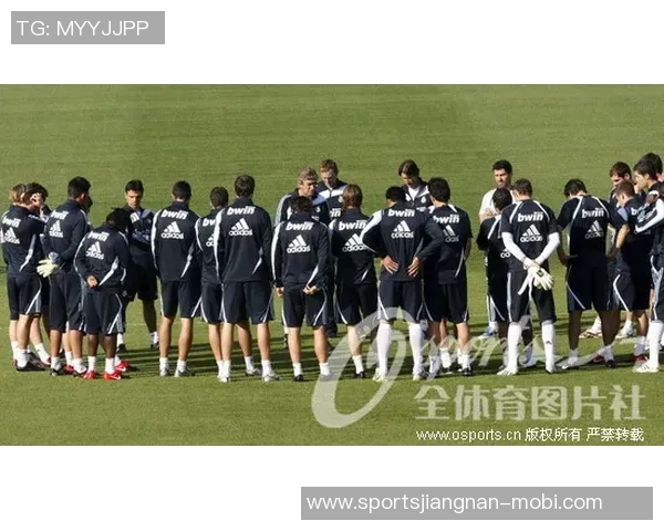 皇马一周未赛调整状态周三上午重返训练场备战新挑战